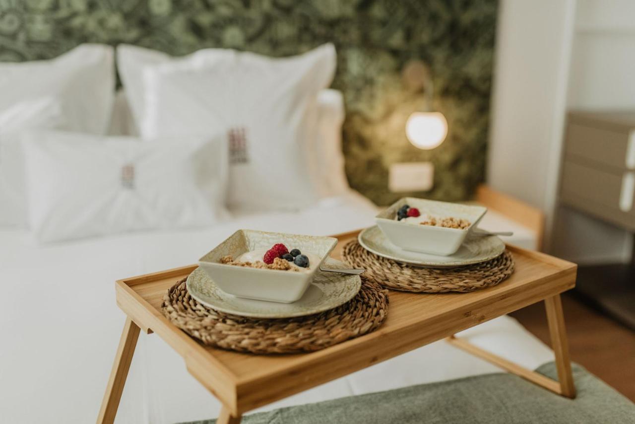 Petit Luxe Volta Bed and Breakfast Terrassa Eksteriør billede